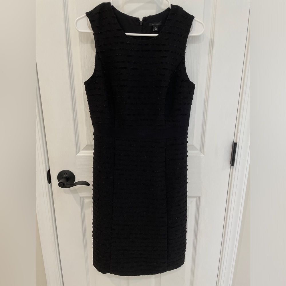 Ann Taylor Textured Black Sheath Professional Dress Women’s Size 2